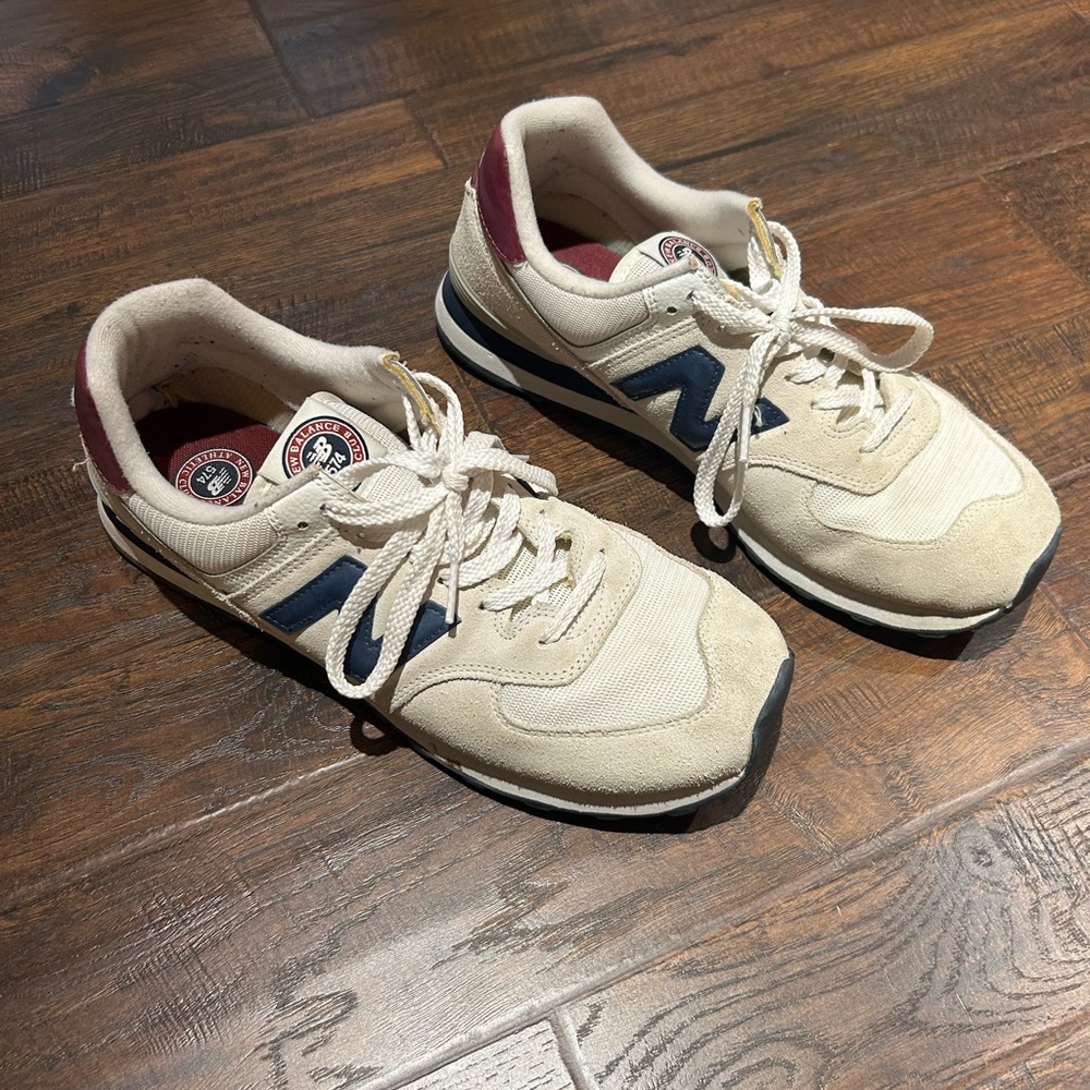 New Balance Men's Beige and Navy Sneakers